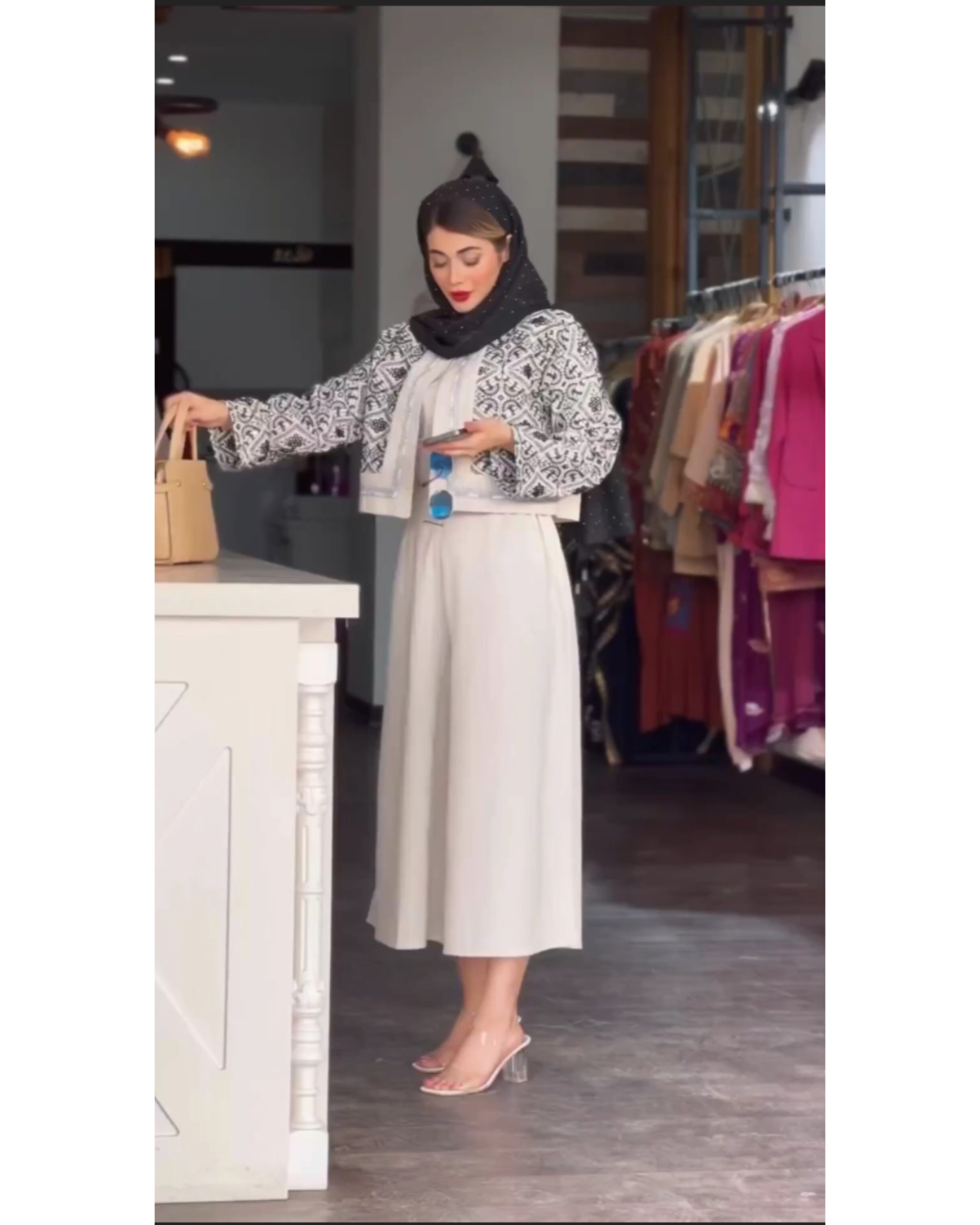 InShot_20230927_115055828-scaled-1.jpg آناشید - تصویر 1