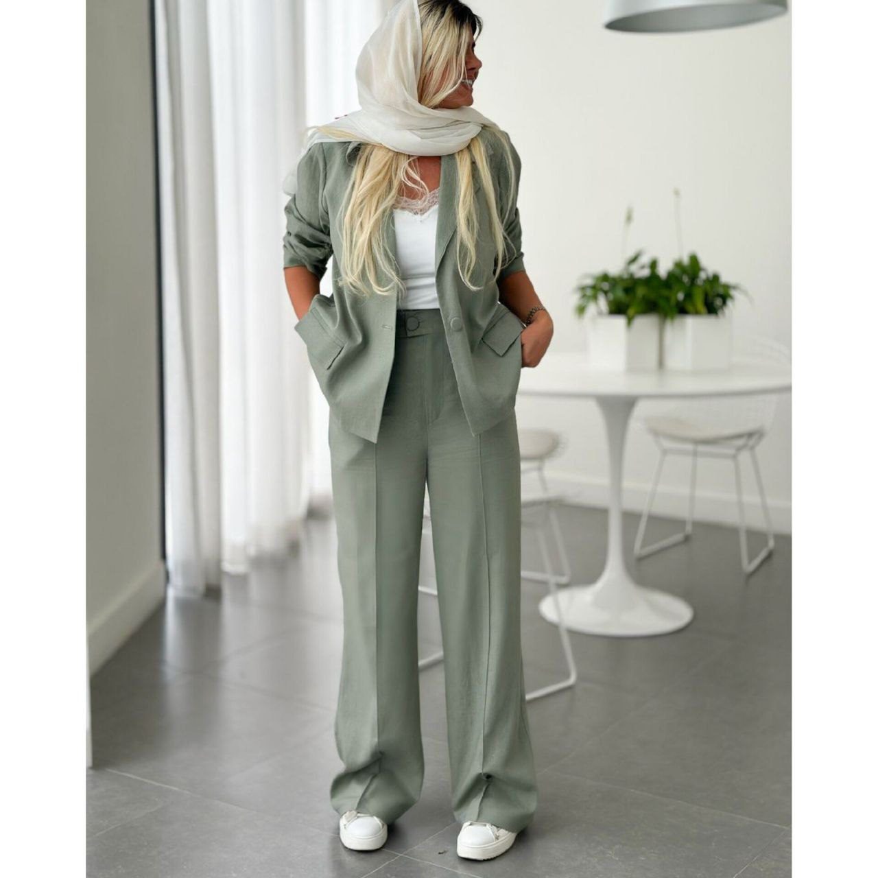 photo_2024-07-31_21-03-56.jpg کت شلوار مجلسی دخترونه مینا - تصویر 1