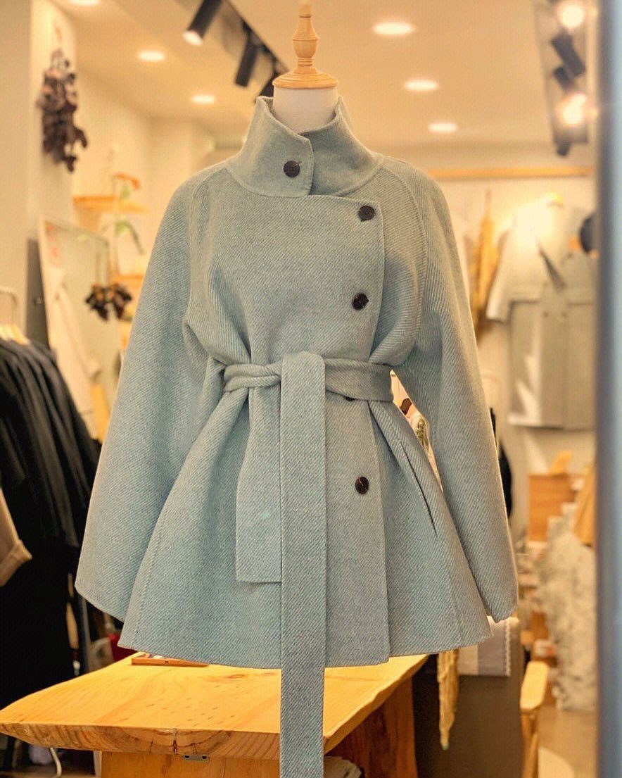 photo_2024-12-03_21-18-45.jpg پالتو کوتاه جلوبسته زنانه دیانا - تصویر 1