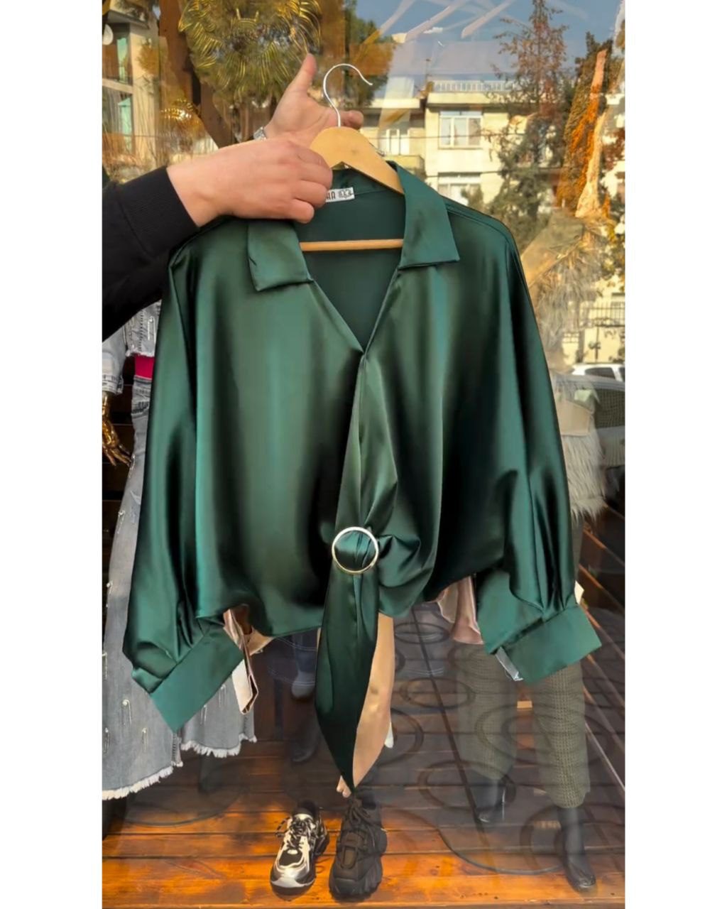 photo_2024-12-15_20-42-24.jpg شومیز مجلسی زنانه رنگارنگ - تصویر 1