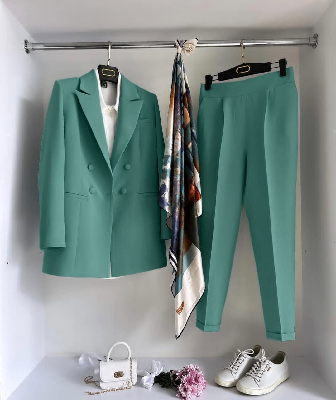 photo_2025-01-18_15-16-24.jpg کت و شلوار زنانه چهار دکمه سمیرا - تصویر 1