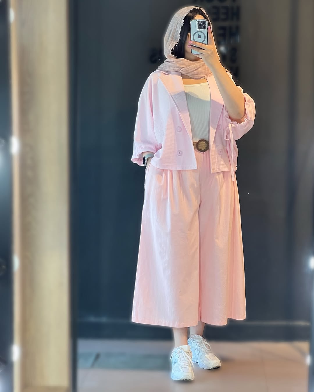 IMG_20250527_112243_812 کت شلوار زنانه مدل گلدیس - تصویر 1