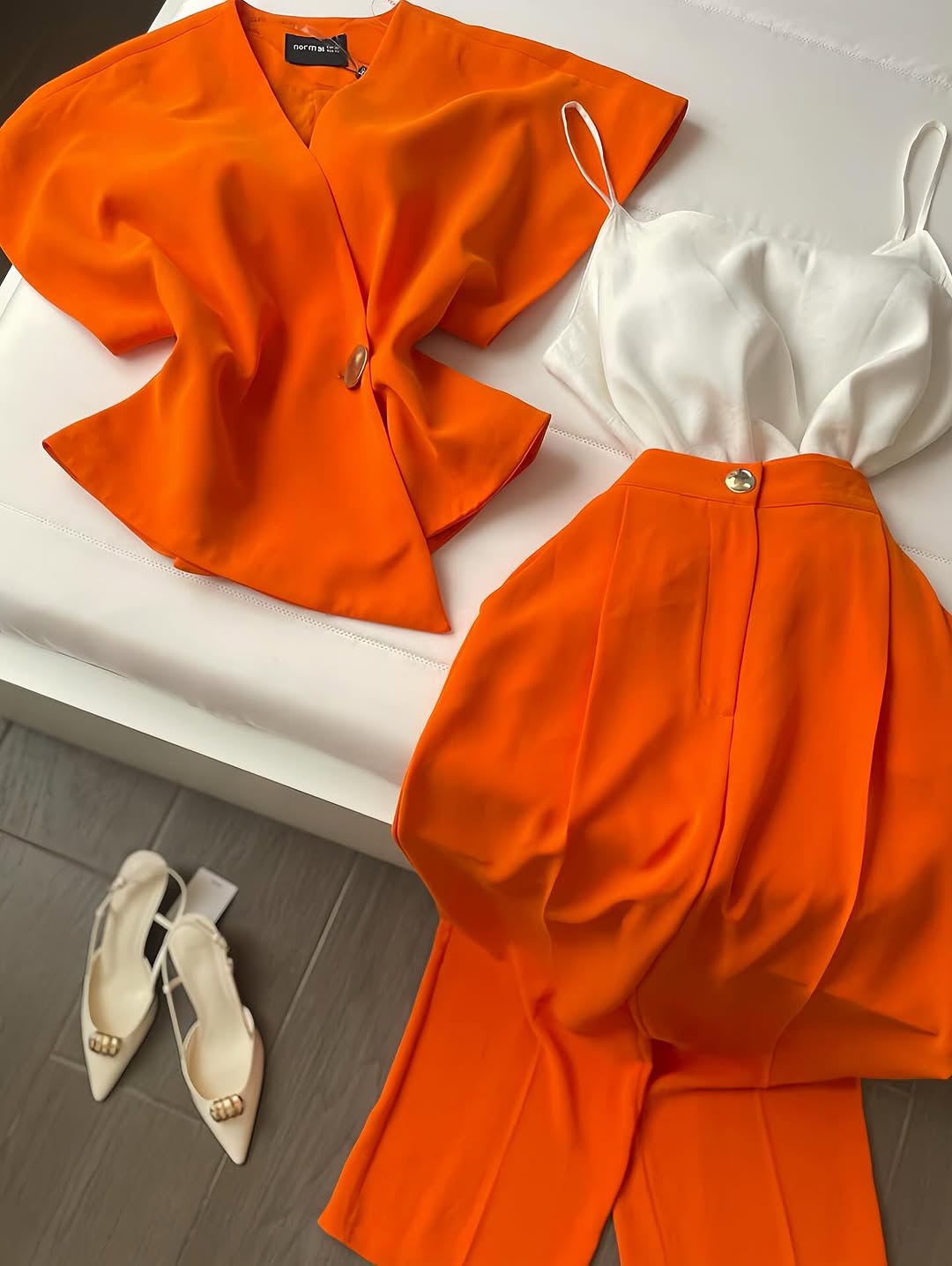 IMG_20250708_210454_490 کت شلوار زنانه مدل نیلماه - تصویر 1