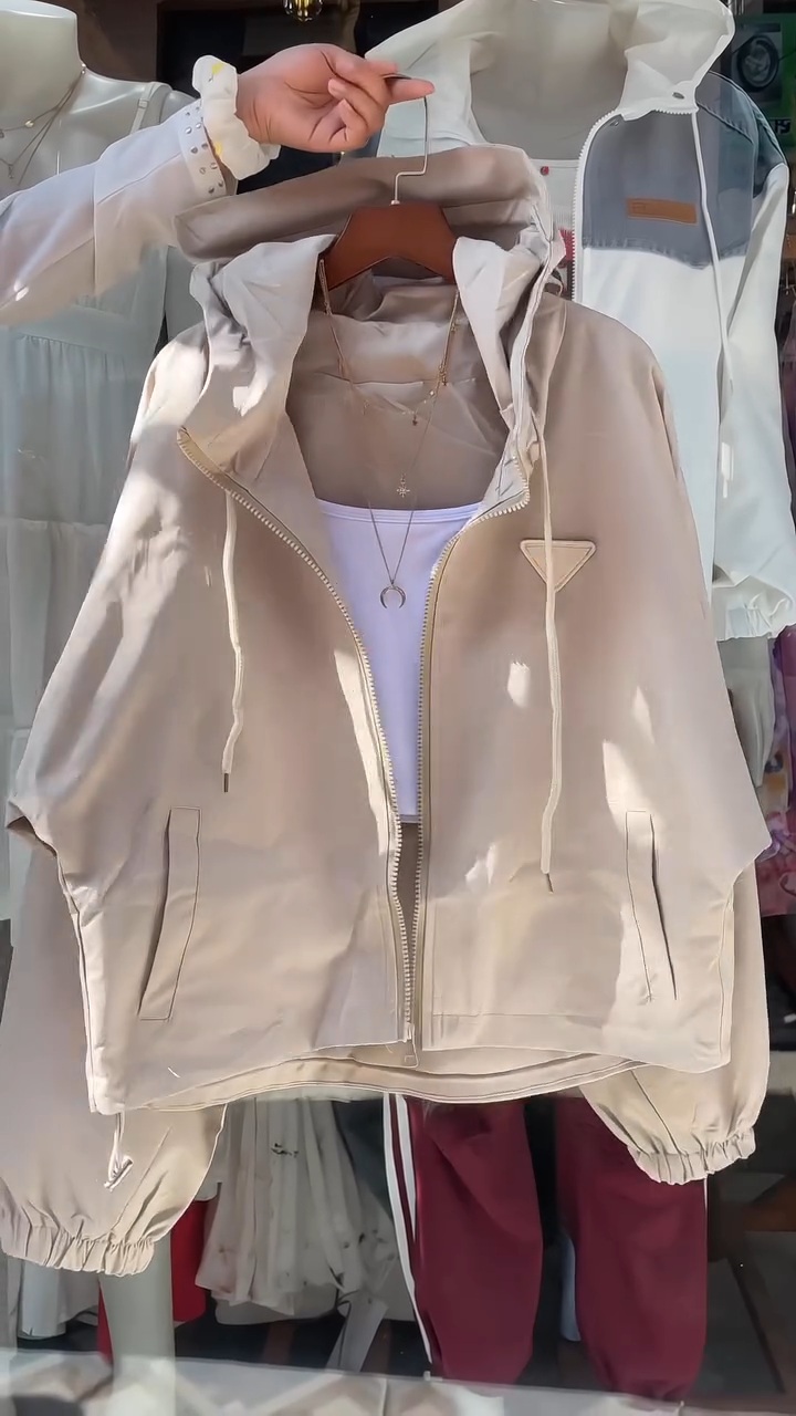 VID_20250907_202006(6) بارانی زنانه مدل ماه - تصویر 1