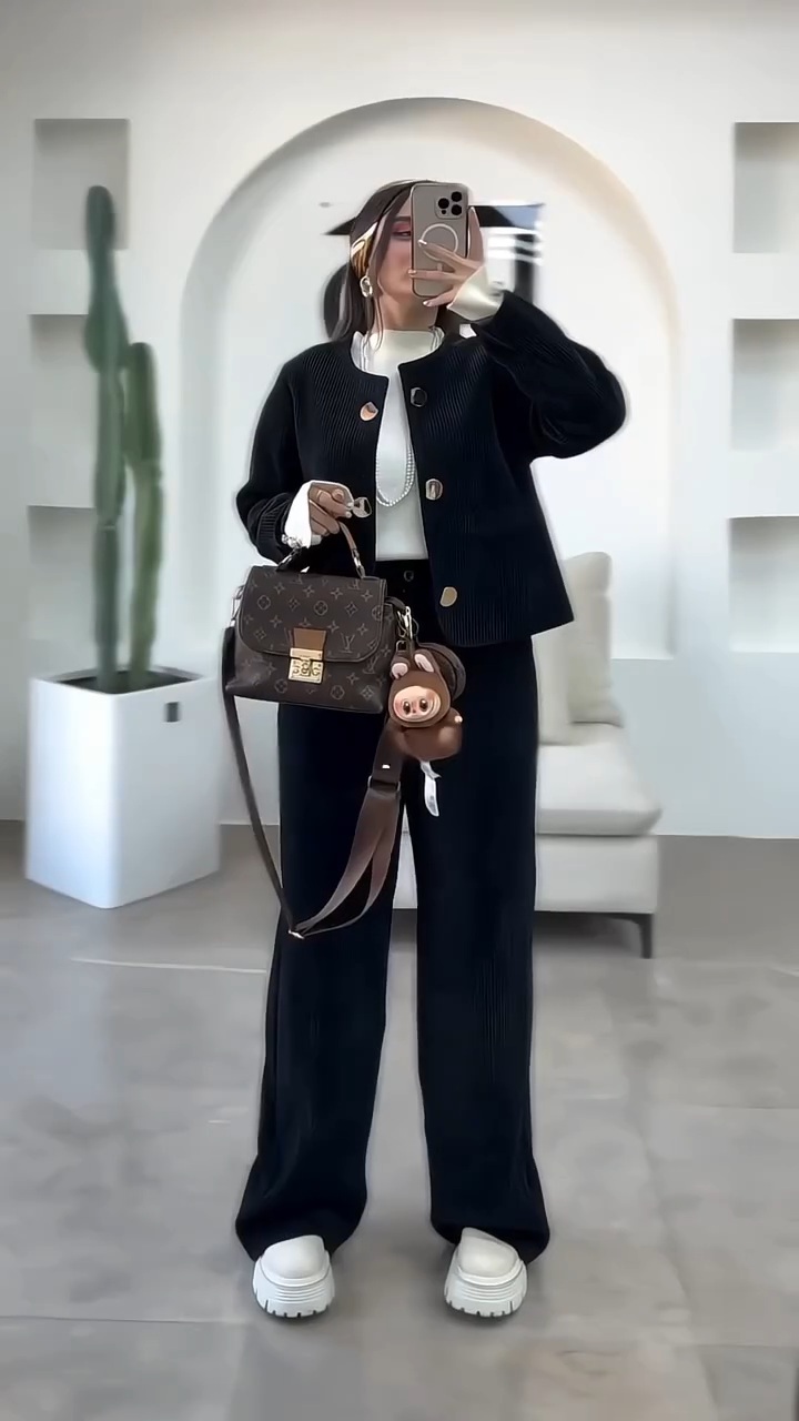 VID_20250927_164228(8) کت شلوار زنانه مدل لاجورد - تصویر 1